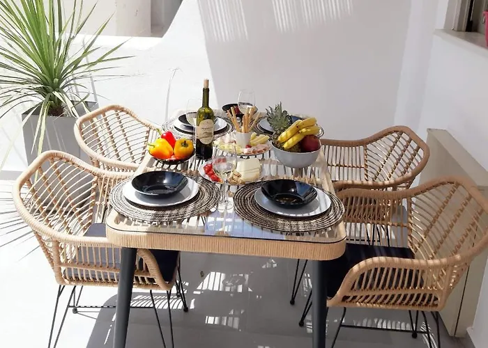 Naxos Ellis * Naxos City