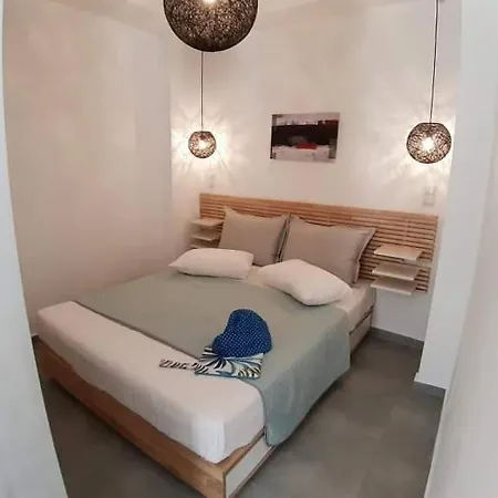 Naxos Ellis 아파트